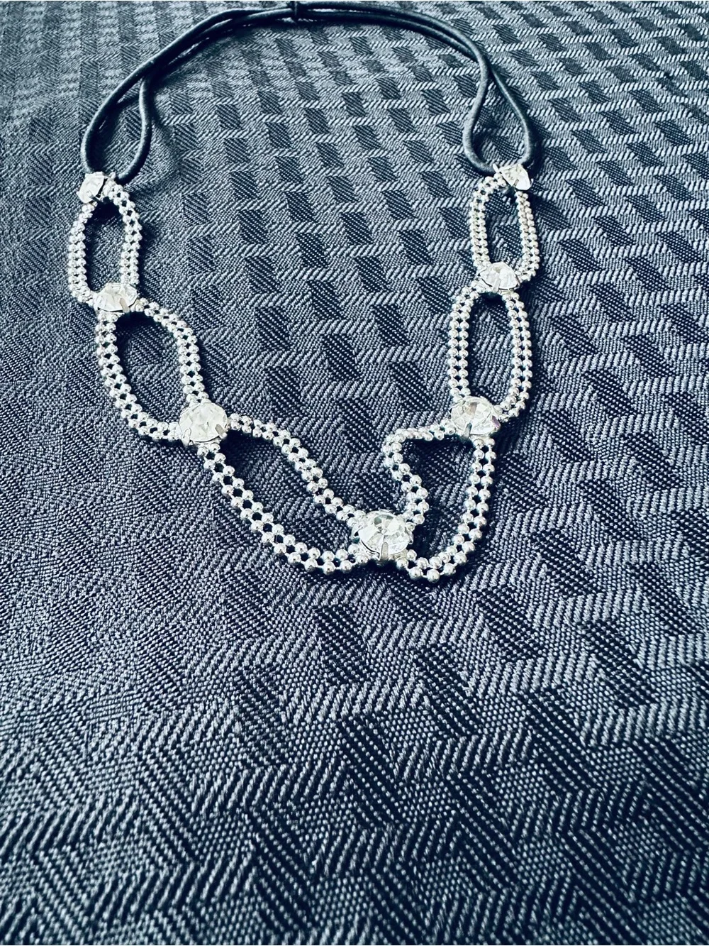 Elegant Crystal Loop headband - Silver Tone